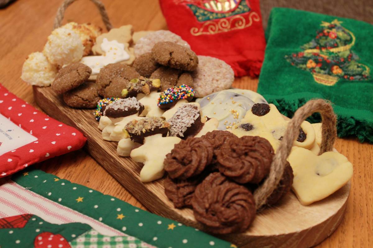 Christmas cookie tray with an assortment of cookies.