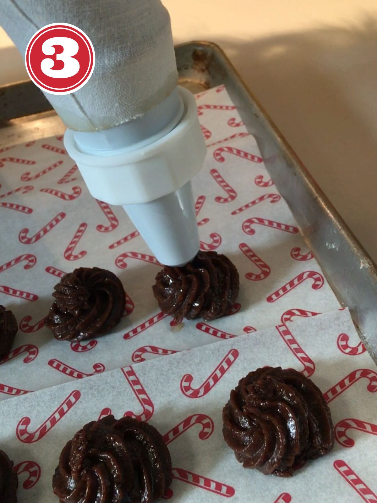 piping rosettes with nutella batter