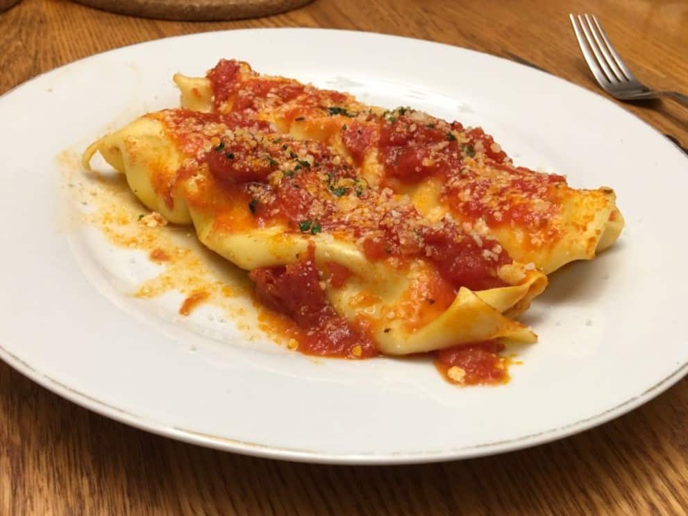 Cannelloni in a white plate