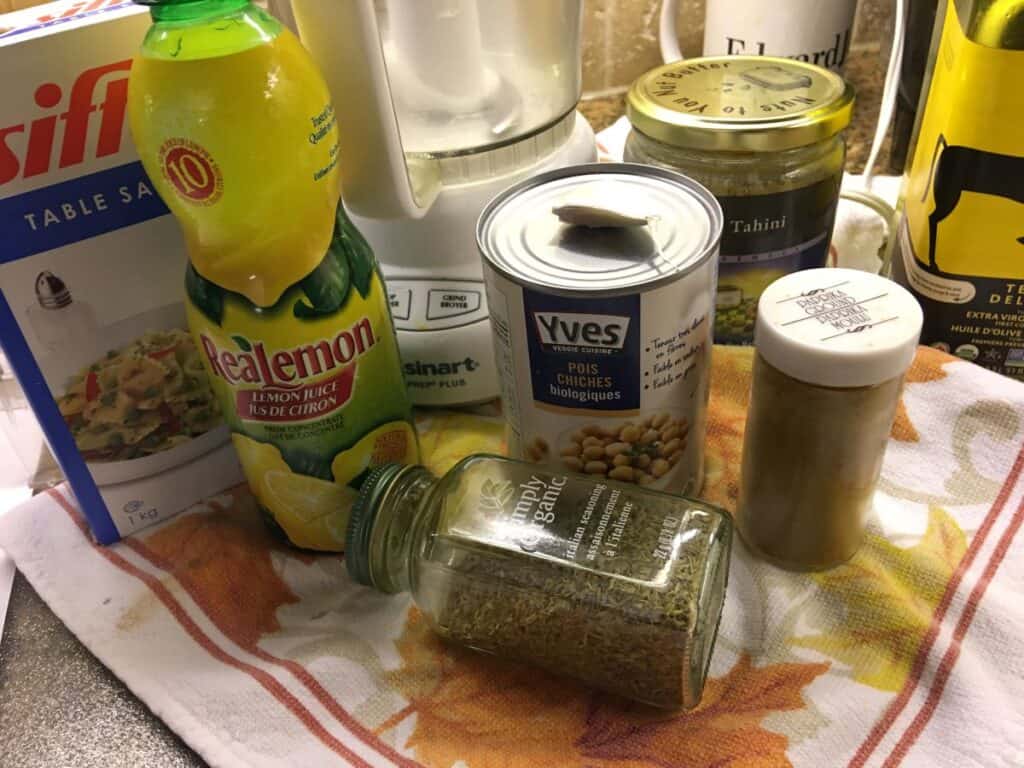 Ingredients to make hummus