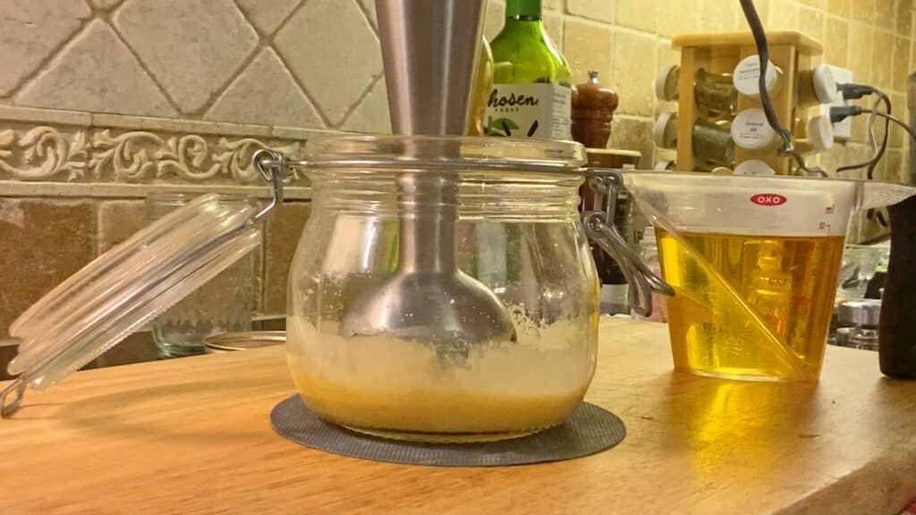 Making Mayonnaise in a jar with a hand mixer