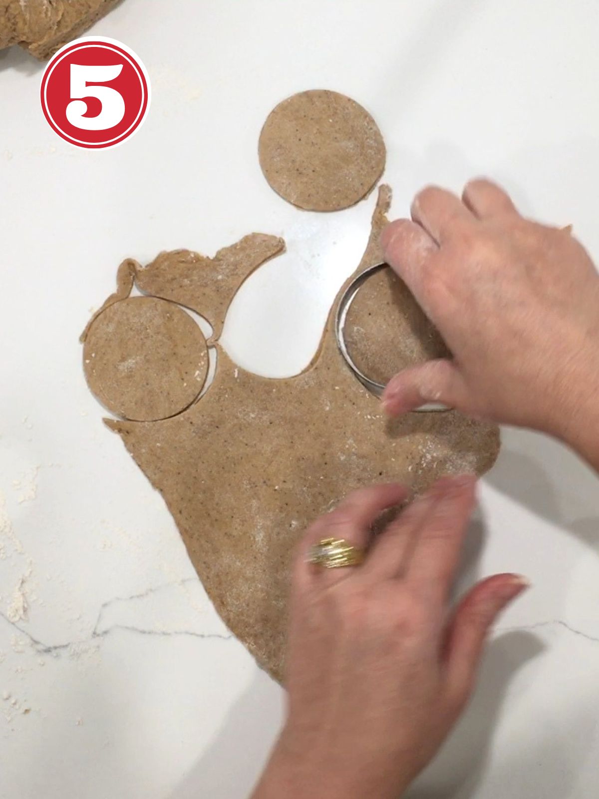 cutting cannoli dough with a circle shape